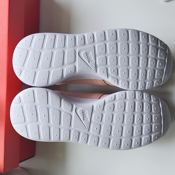 Nike Roshe One - Picture 4 of 4